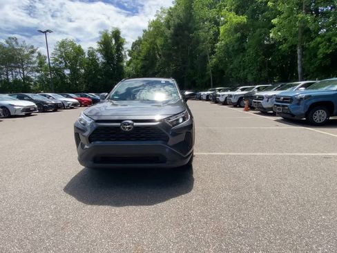 Used 2025 Toyota RAV4 XLE AWD/4WD image 3