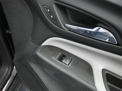 Used 2023 Chevrolet Equinox LT image 24