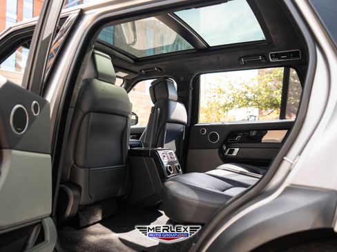 Used 2018 Land Rover Range Rover Long Wheelbase Supercharged image 21