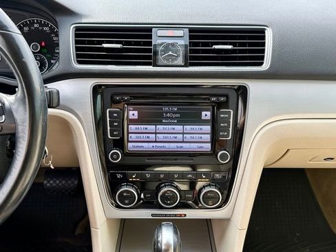 Used 2012 Volkswagen Passat 2.5 SE image 23