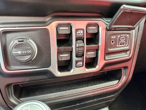 Used 2022 Jeep Wrangler Unlimited Sport AWD/4WD image 22