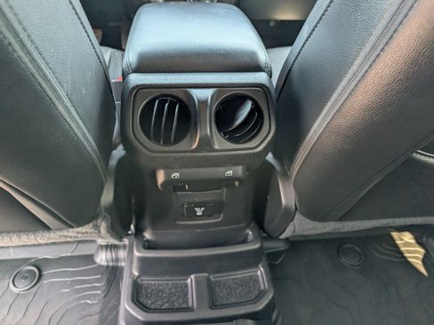 Used 2020 Jeep Wrangler Unlimited Sahara AWD/4WD image 19