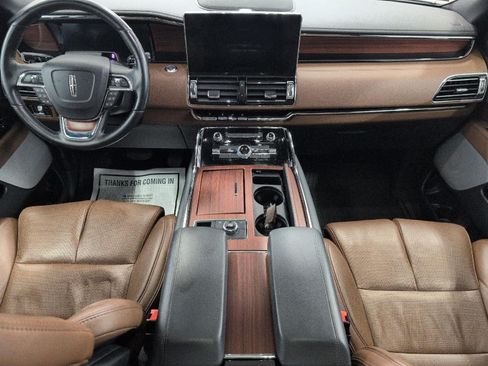 Used 2023 Lincoln Navigator Reserve AWD/4WD image 6