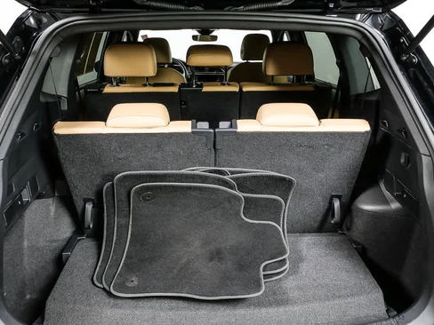 Certified 2023 Volkswagen Tiguan SE w/ Panoramic Sunroof Package image 35