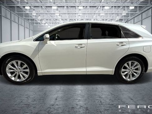 Used 2013 Toyota Venza LE FWD image 2