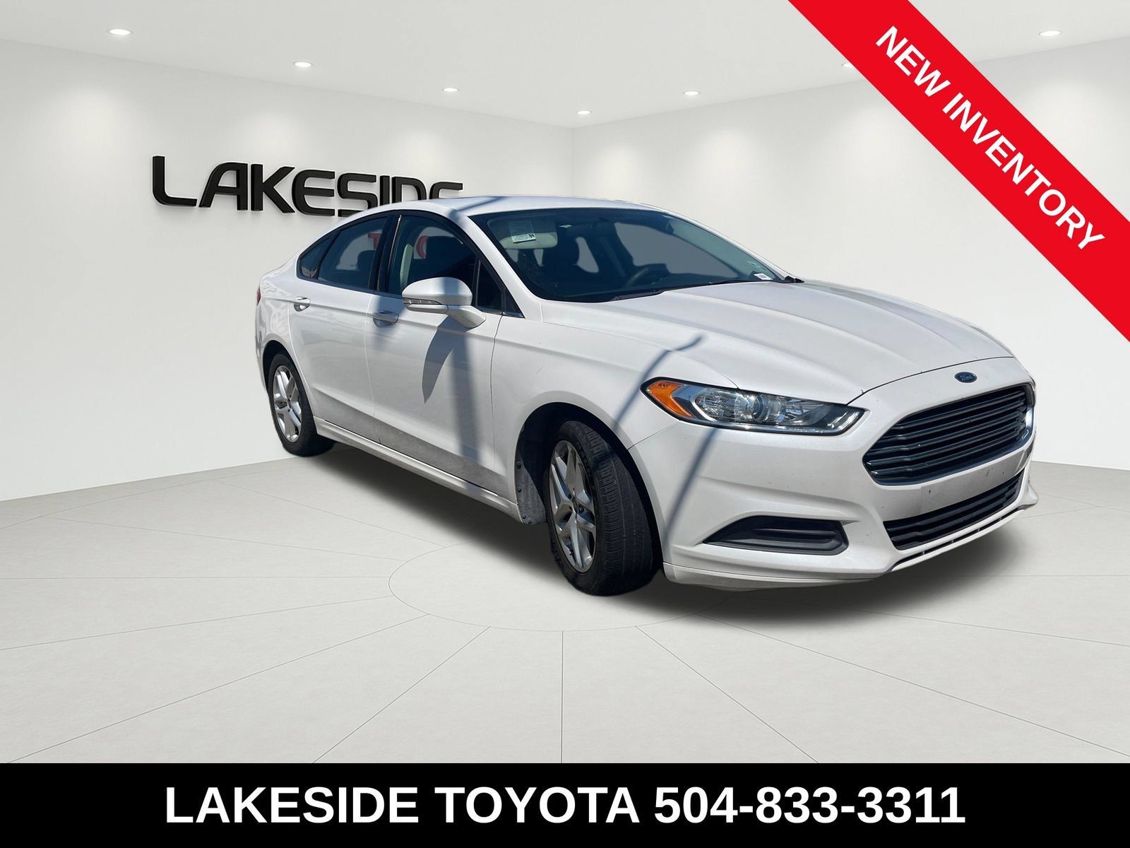 Used 2016 Ford Fusion SE FWD image 3