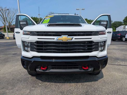 Used 2025 Chevrolet Silverado 2500 Custom w/ Custom Convenience Package AWD/4WD image 16