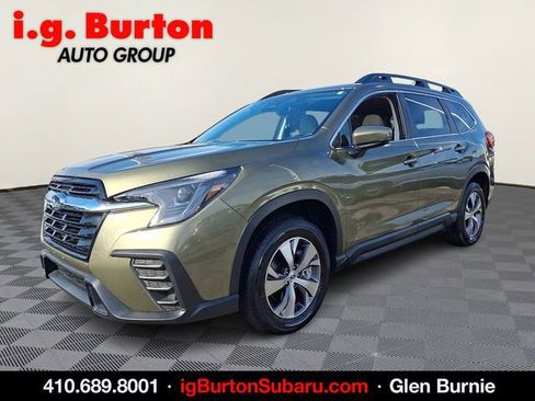 Used 2025 Subaru Ascent Premium image 3
