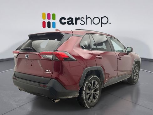 Used 2022 Toyota RAV4 XLE Premium image 4