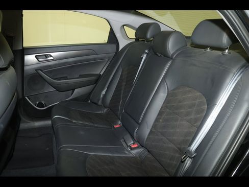 Used 2017 Hyundai Sonata Sport w/ Value Edition Package 02 image 17