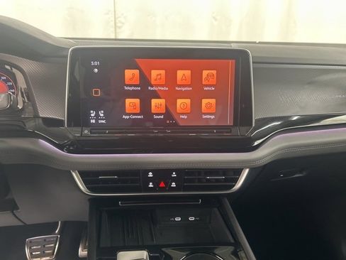 Used 2025 Volkswagen Atlas Peak Edition SE image 19