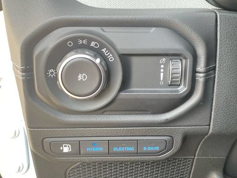 Used 2024 Jeep Wrangler Unlimited Sahara AWD/4WD image 22