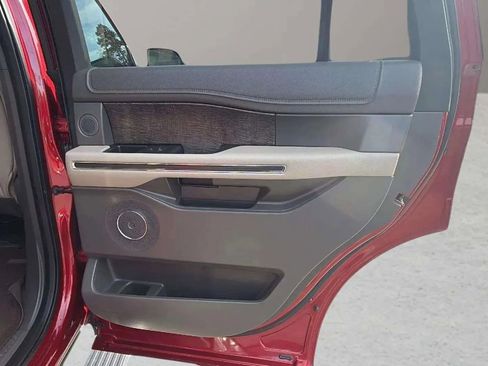Used 2019 Ford Expedition Limited w/ Equipment Group 302A image 18