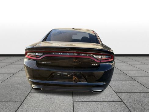 Used 2018 Dodge Charger SXT image 6