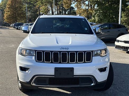 Used 2020 Jeep Grand Cherokee Limited w/ Luxury Group II image 2