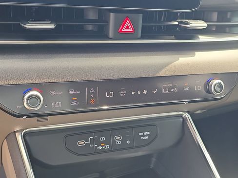 New 2026 Kia Carnival EX FWD image 26