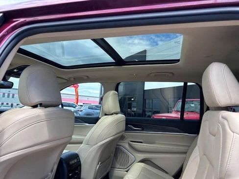 Used 2022 Jeep Grand Cherokee L Limited image 12