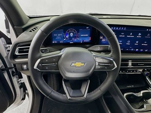 New 2026 Chevrolet Traverse LT image 11