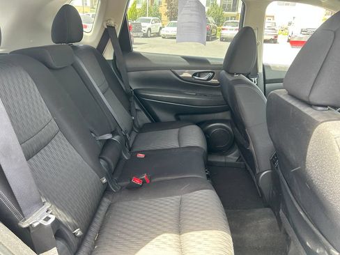 Used 2018 Nissan Rogue SV FWD image 33