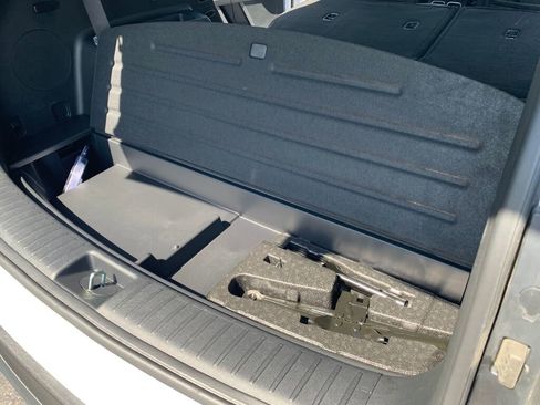 Used 2025 Kia Sorento S image 28