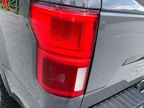 Used 2018 Ford F150 XLT w/ Equipment Group 302A Luxury AWD/4WD image 28