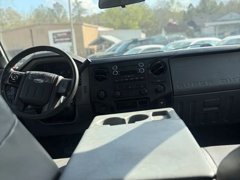 Used 2014 Ford F250 XL w/ Power Equipment Group image 23
