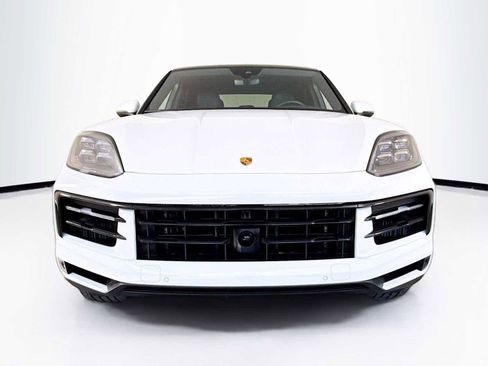 Used 2024 Porsche Cayenne S image 6
