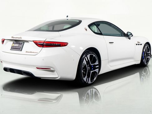 Used 2024 Maserati GranTurismo Folgore image 10