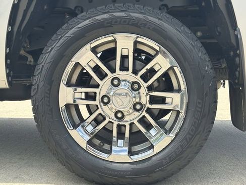 Used 2015 Toyota Tundra SR5 w/ SR5 Upgrade Package RWD image 10