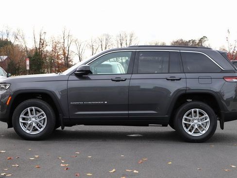 New 2025 Jeep Grand Cherokee 4WD image 3
