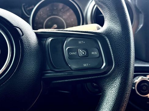 Used 2023 Jeep Gladiator Sport AWD/4WD image 20
