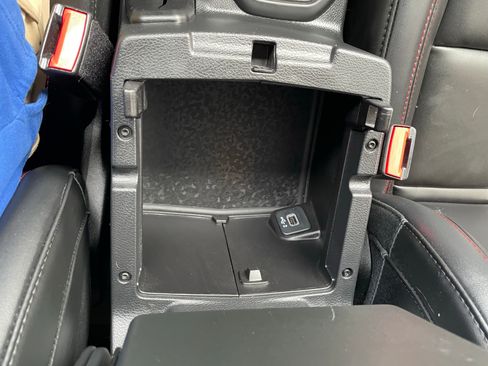 Used 2024 Jeep Wrangler Unlimited Rubicon AWD/4WD image 27