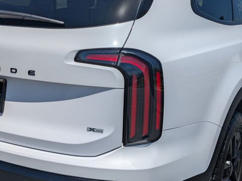 Certified 2025 Kia Telluride AWD image 11