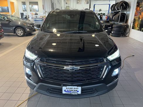 Used 2023 Chevrolet Traverse LT w/ Midnight/Sport Edition image 2