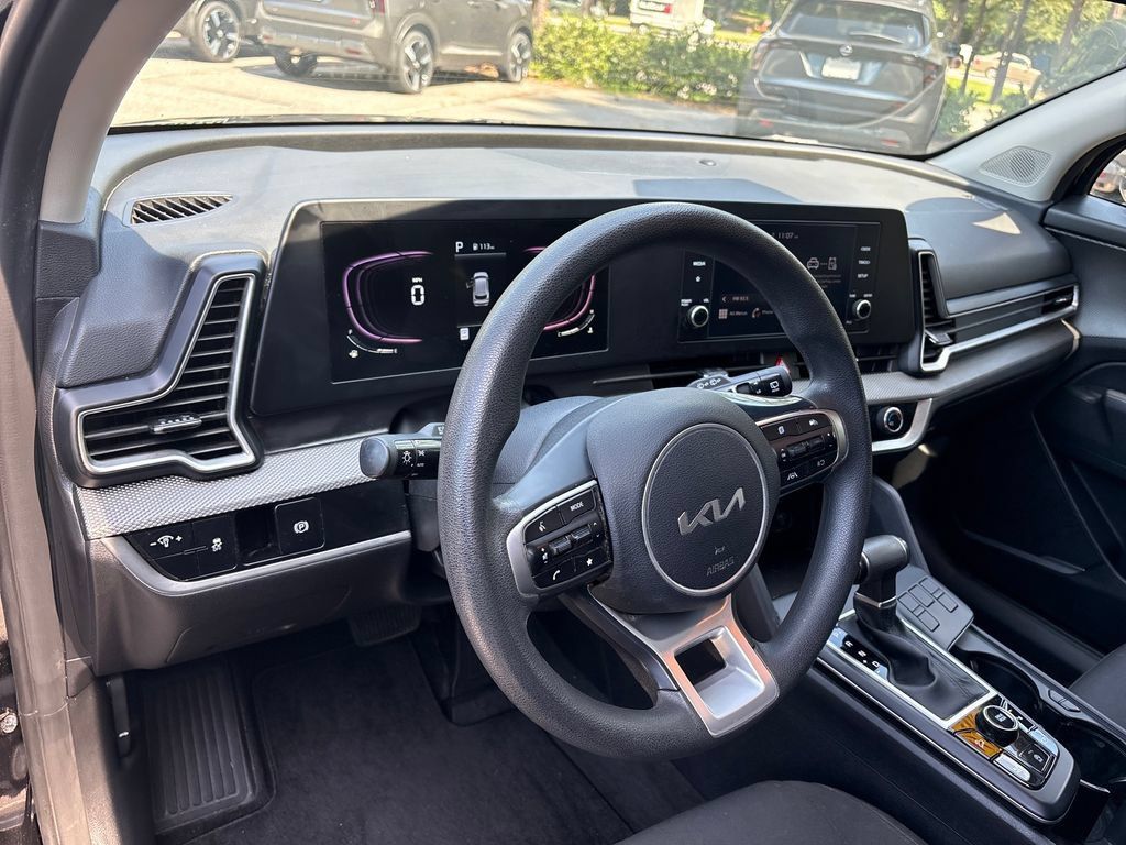 Used 2023 Kia Sportage LX FWD image 6