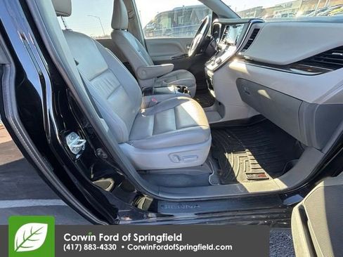 Used 2019 Toyota Sienna L image 5