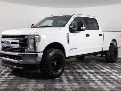 Used 2019 Ford F250 XLT image 1