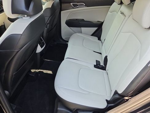 Used 2025 Kia Sportage EX FWD image 12