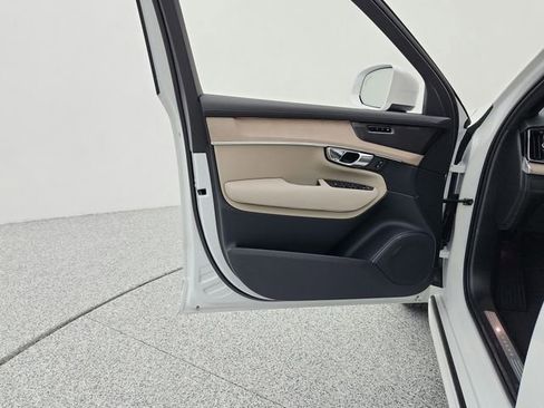 New 2026 Volvo XC90 B6 Plus w/ Protection Package Premier image 33