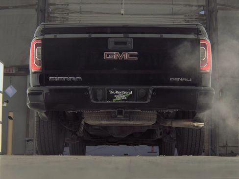 Used 2017 GMC Sierra 1500 Denali w/ Denali Ultimate Package image 15