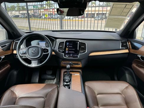 Used 2022 Volvo XC90 T6 Momentum w/ Advanced Package image 36