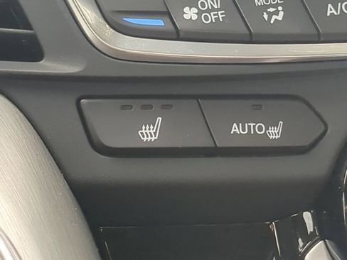 Certified 2025 Acura TLX w/ Technology Package image 22