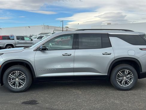 New 2026 Chevrolet Traverse LT w/ Driver Confidence Package image 8