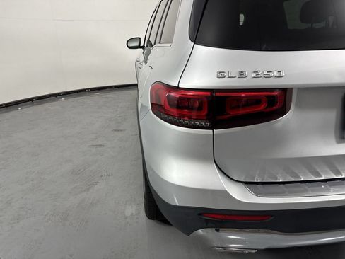 Used 2022 Mercedes-Benz GLB 250 4MATIC image 30