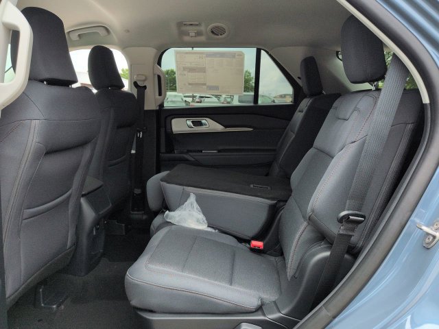 New 2026 Ford Explorer Active RWD image 14