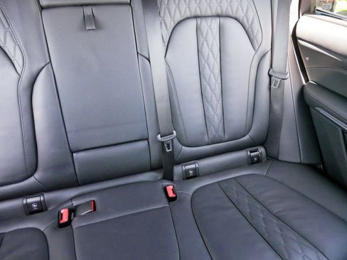 Used 2019 BMW X5 xDrive50i w/ M Sport Package image 14