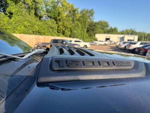 Used 2019 RAM 1500 Laramie AWD/4WD image 36
