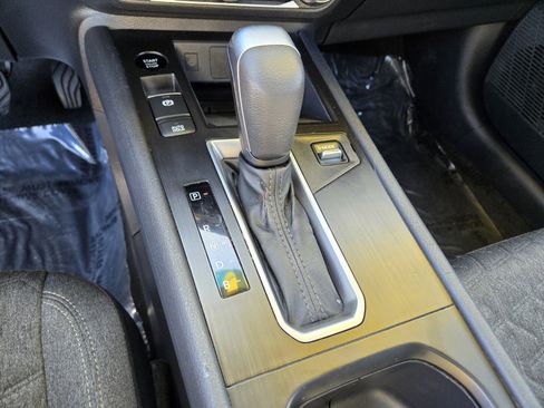 Used 2025 Nissan Kicks SV image 21