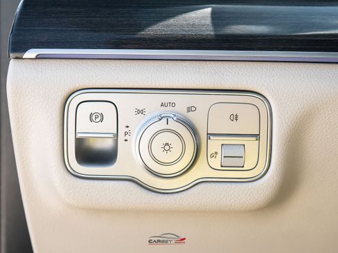 Used 2021 Mercedes-Benz GLS 450 4MATIC image 38