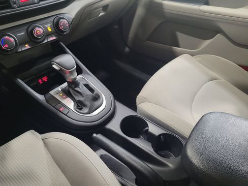 Used 2020 Kia Forte LXS FWD image 26